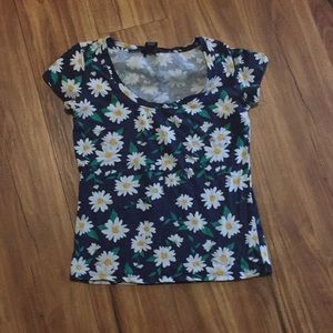 Springy t-shirt with flowers